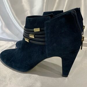 Bella Vita Nerissa Bootie In Navy Blue Suede Sz 10 M